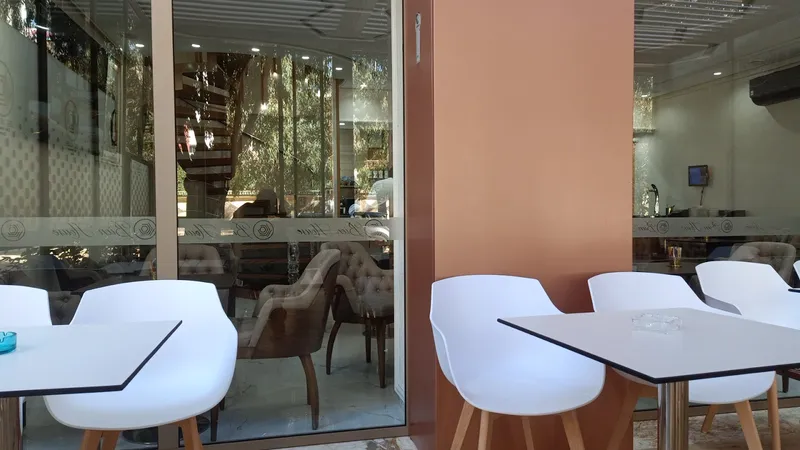 Bee House Café photo 3