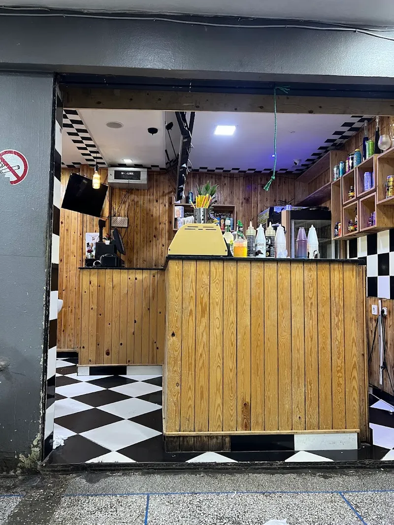 4 Season Restaurant photo 2