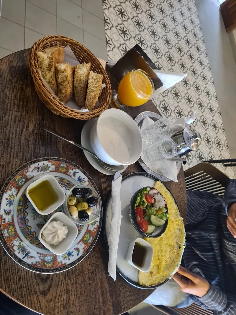 صورة 1 من Café Chafia