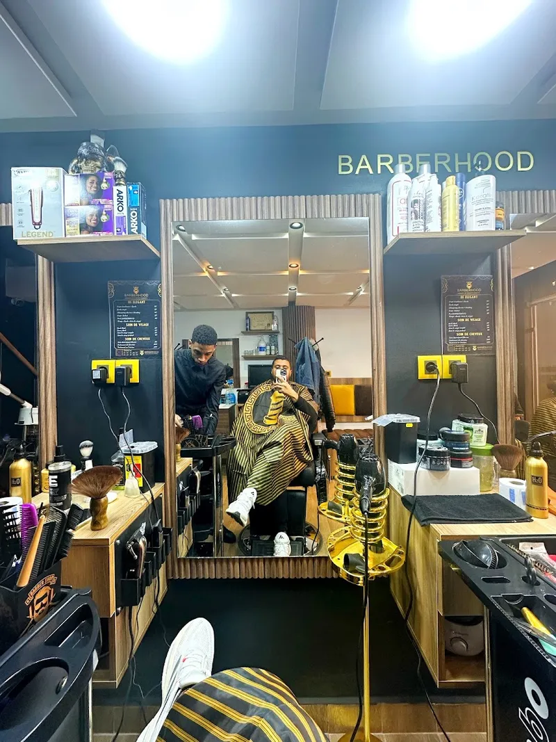 Chakib the barber (حلاق) ( barbershop) (coiffeur) photo 2