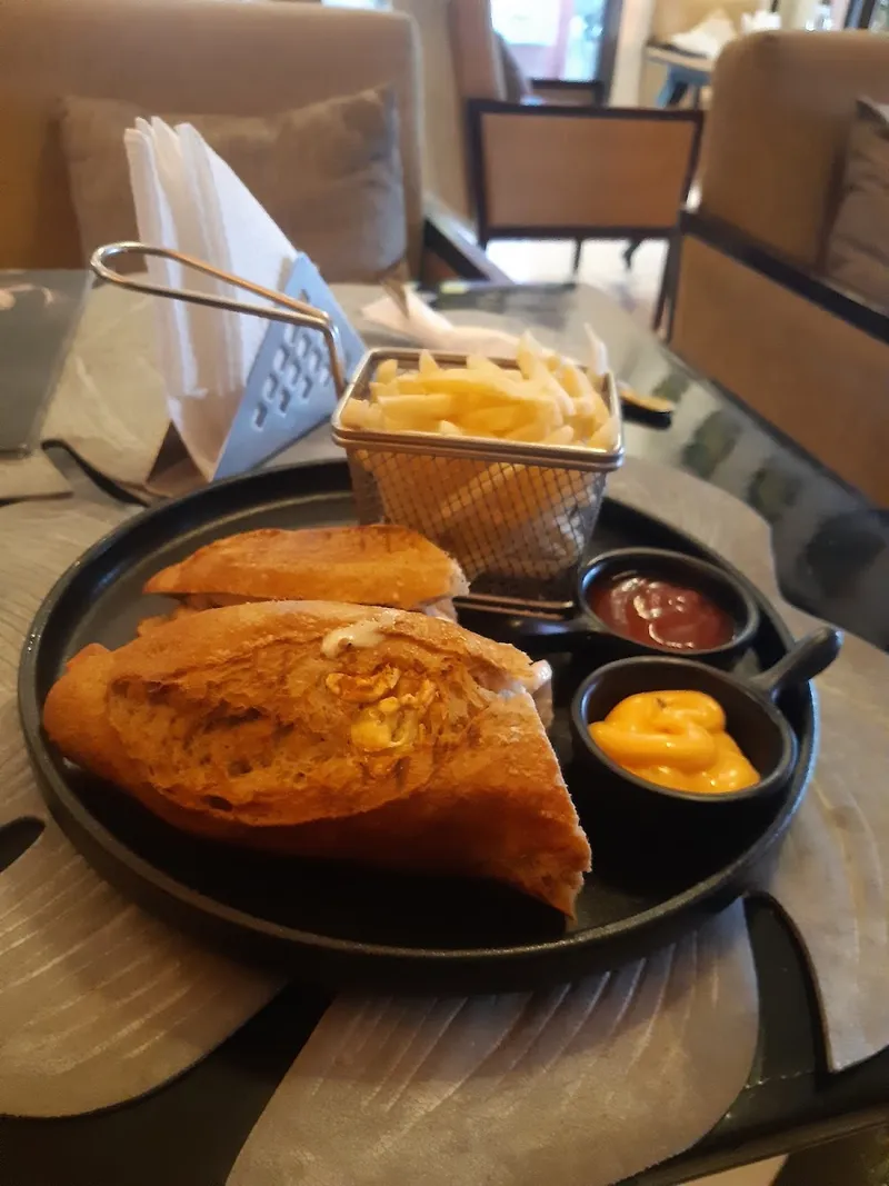 صورة 3 من Taj Ali Restaurant