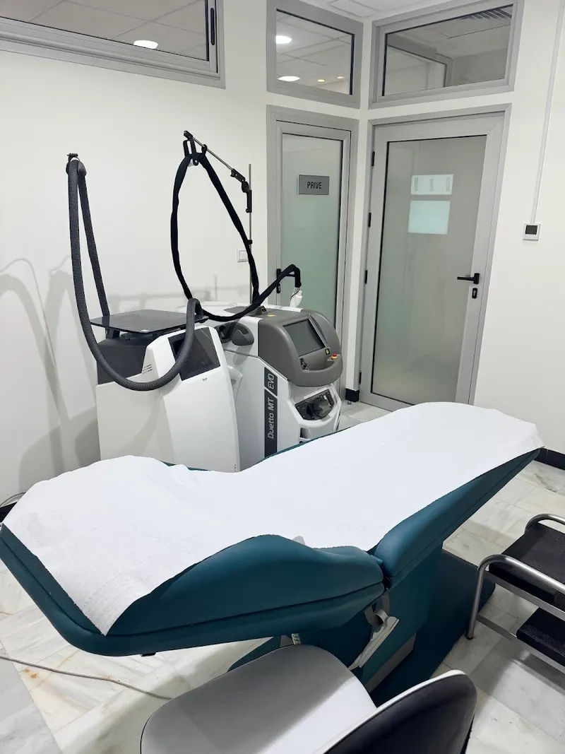 صورة 3 من Cabinet de Dermatologie Vénérologie Médecine esthétique et Laser Dr. Samia MRABAT Meknès