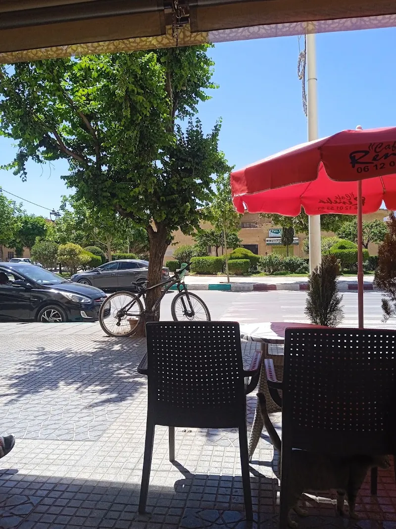 Photo 2 de Café La Pomme مقهى التفاحة