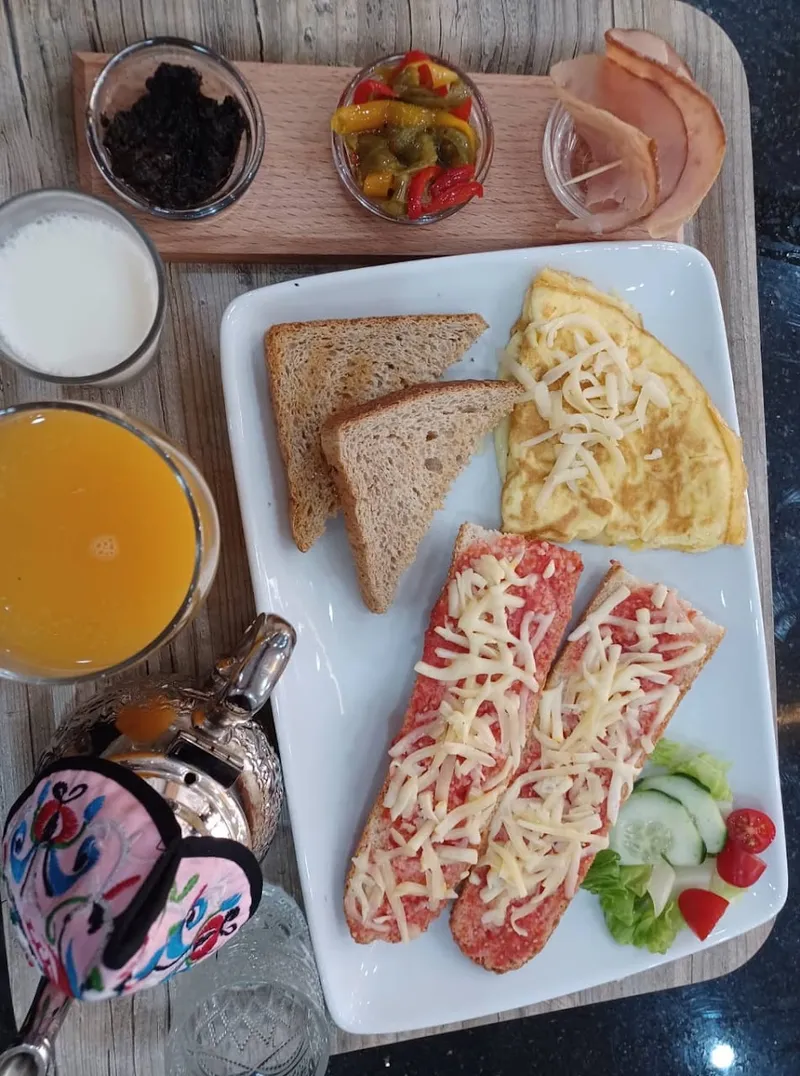 صورة 2 من Café Chaimae Restaurant
