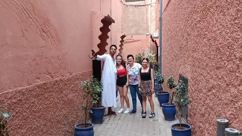 Riad Jolie photo 3