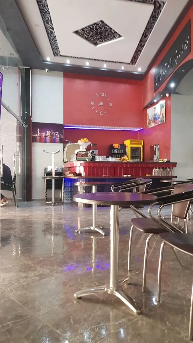 صورة 1 من Café Les Voyageurs