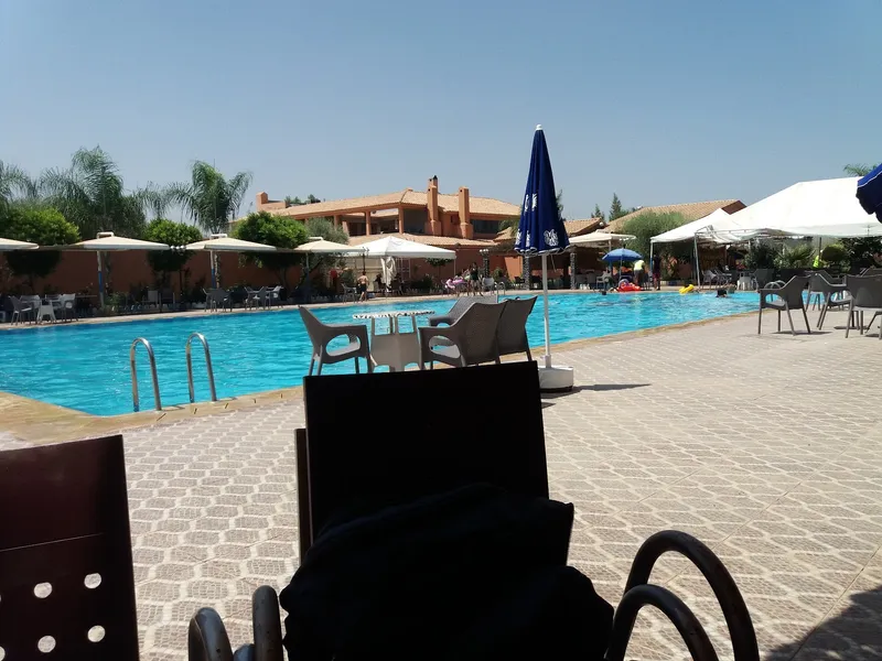 Photo 4 de La Belle Étoile : Café, Restaurant & Piscine