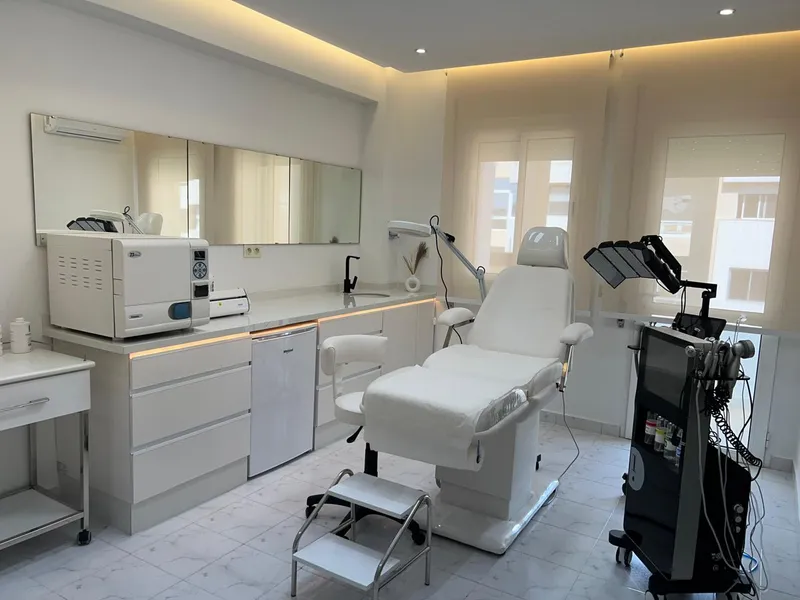 صورة 2 من Cabinet de Dermatologie Dr AIT KHABBA Chaimae – Dermatologue à Tanger