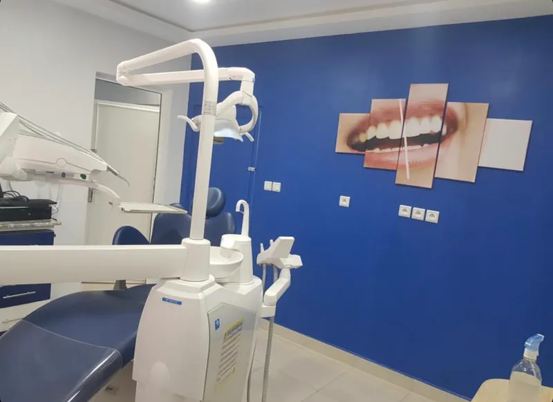 صورة 2 من Cabinet Dentaire Dr. Sara Badyine Chirurgien Dentiste