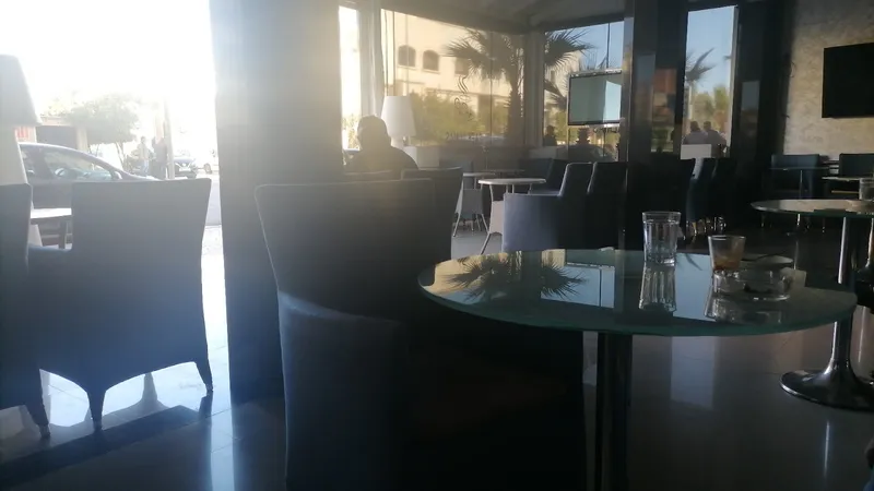 Almas café photo 4