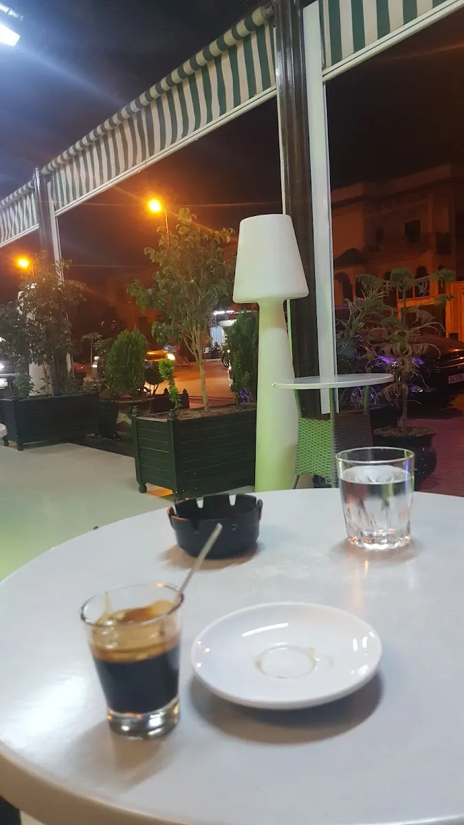 Almas café photo 2