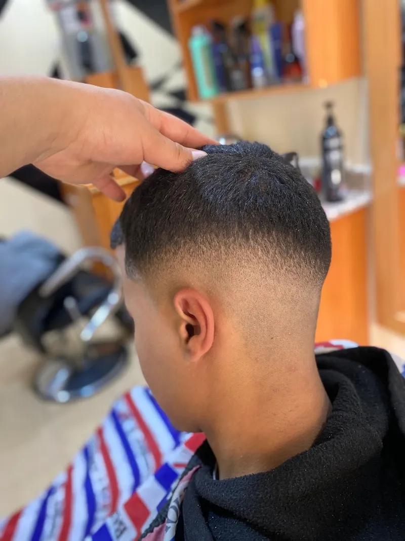Photo 1 de El Fenich Barber Shop