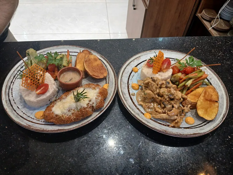 صورة 2 من Bab Mansour : Café & Restaurant