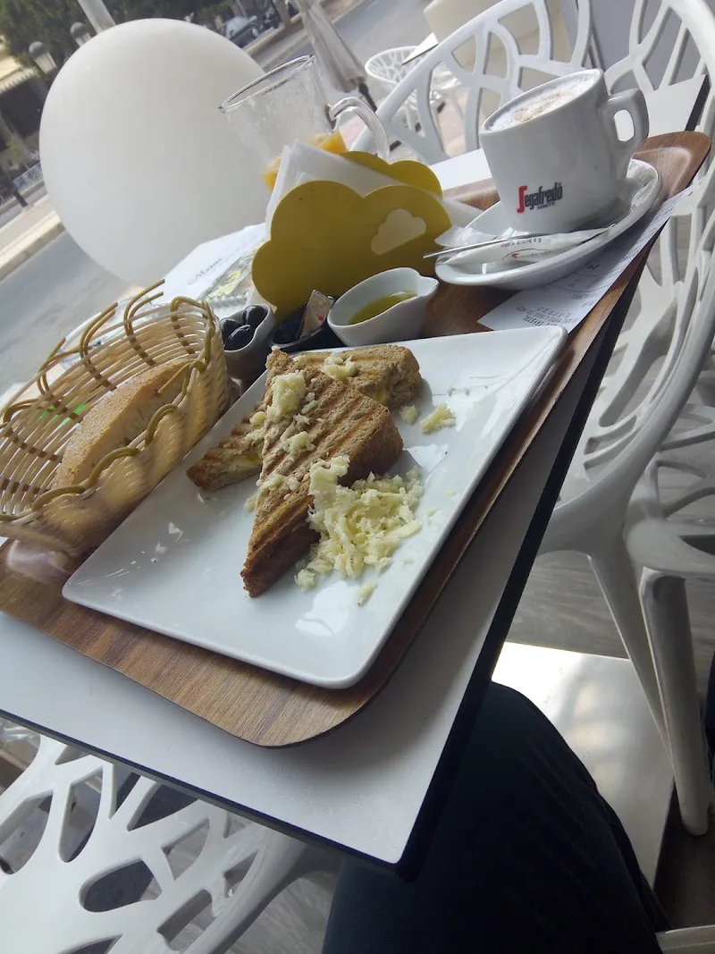 Crystal cafe photo 2