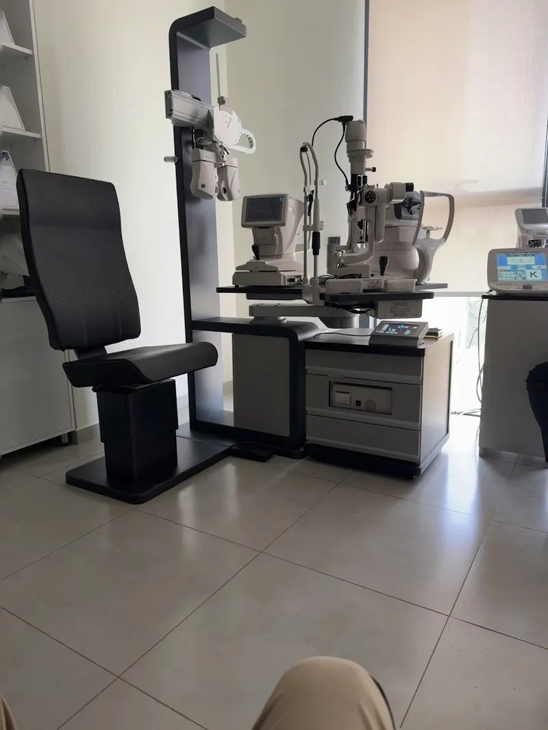 صورة 3 من Centre d’ophtalmologie Annakhil Dr BOUJAADA Anass - Ophtalmologue Témara Rabat - طب و جراحة العيون - الرباط تمارة