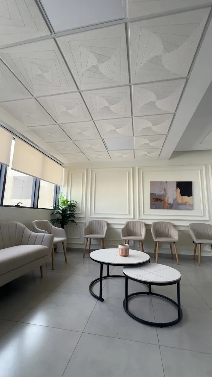 صورة 1 من Centre d’ophtalmologie Annakhil Dr BOUJAADA Anass - Ophtalmologue Témara Rabat - طب و جراحة العيون - الرباط تمارة