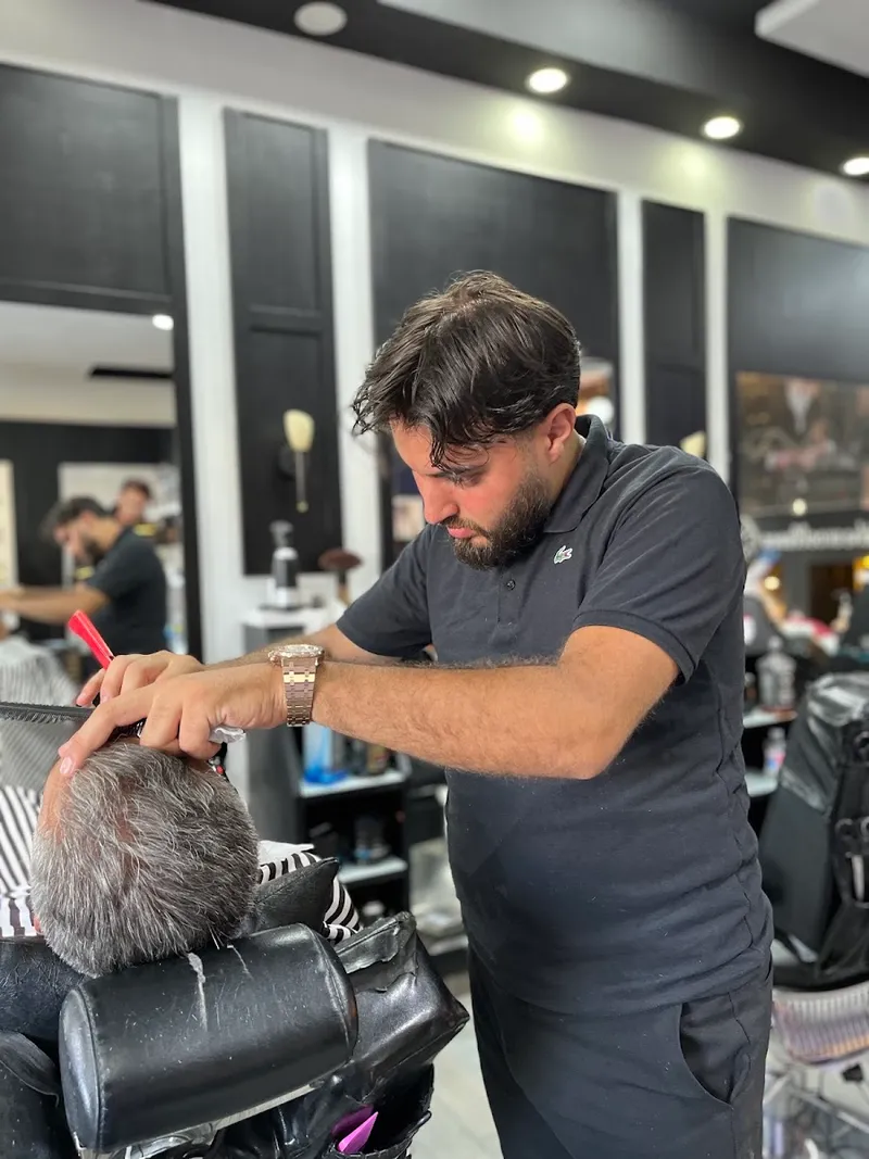 صورة 3 من Salon Layachi Pour Hommes : Coiffure, Rasage, Soin & Gommage
