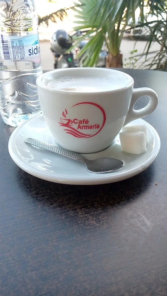 Photo 2 de Cafe Hlila