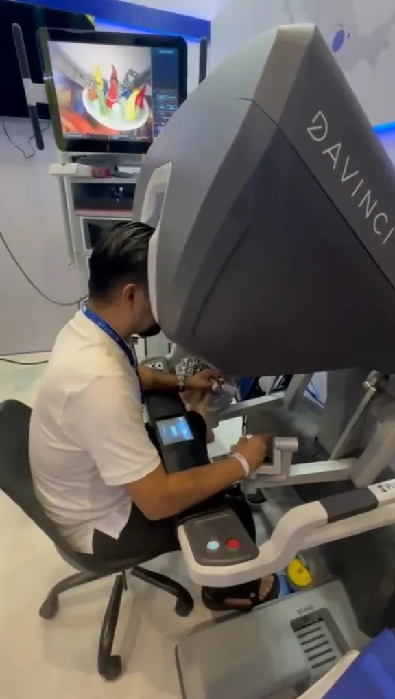 صورة 3 من Pr Dr Pedro Gutiérrez Contreras - Chirurgien gastro-endoscopiste et de l'obésité. Chirurgie du côlon, du rectum et de l'anus