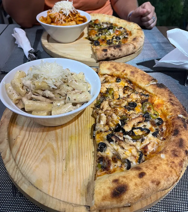 صورة 3 من Fratello’s Café & Restaurant