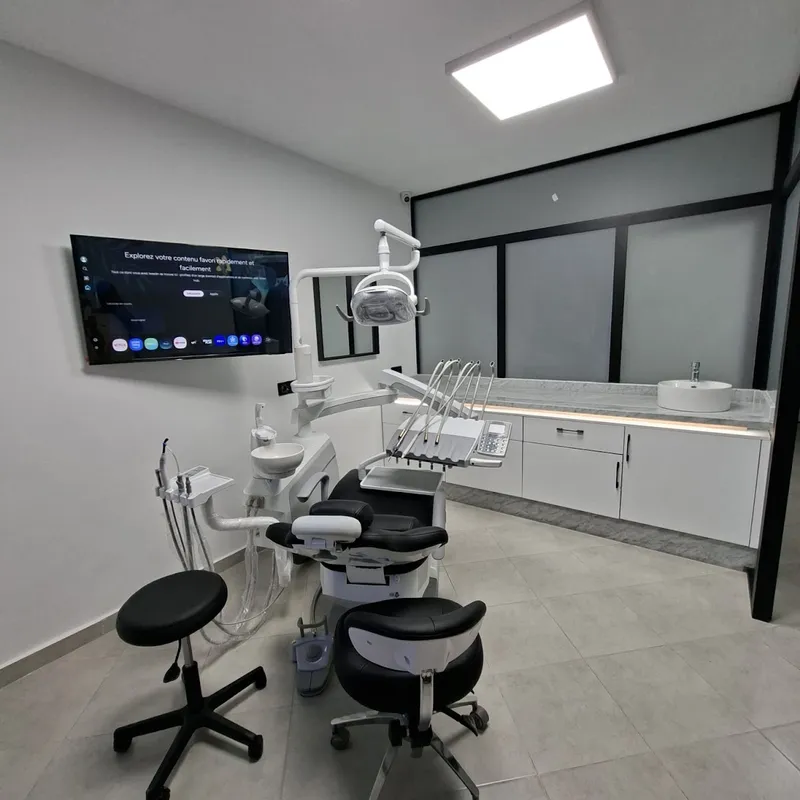 صورة 2 من Centre dentaire dr omaima lahrach