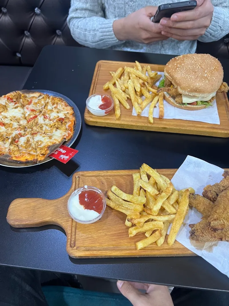 صورة 2 من Ben's Chicken