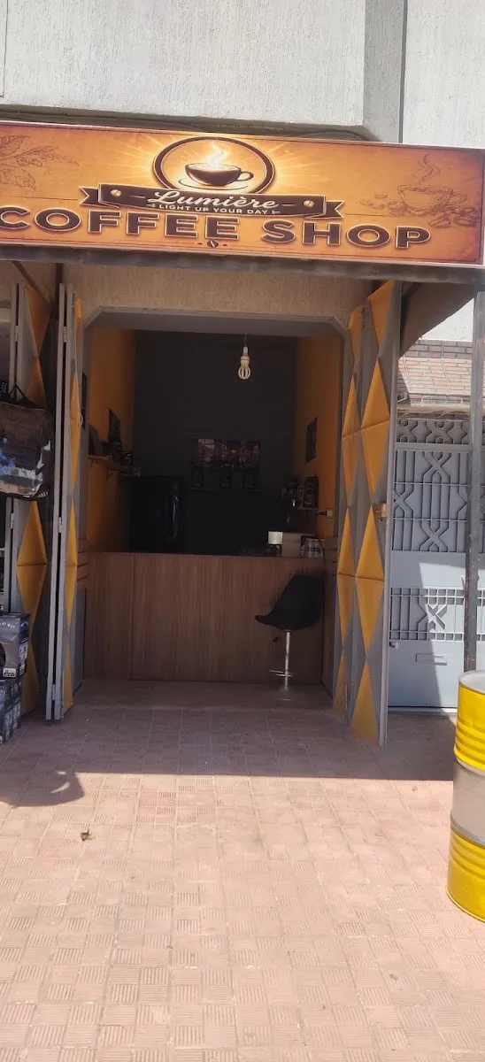 Photo 2 de Lumiere coffee shop