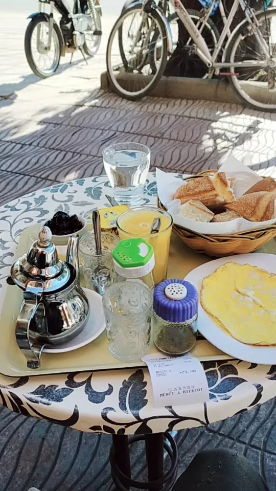 Photo 3 de CAFE Jarfi gare grand taxi Errachidia