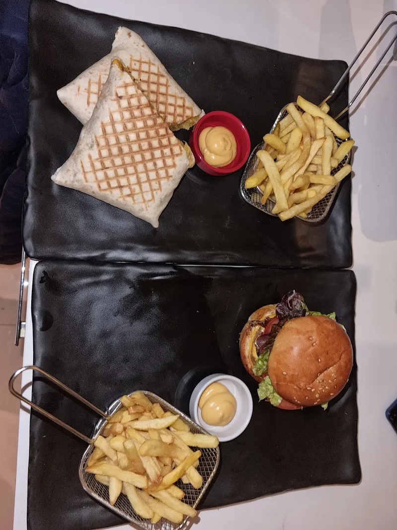 Momeo Café photo 4