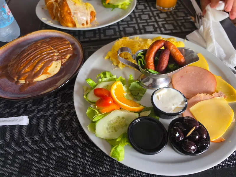 صورة 2 من Relish : Café & Restaurant
