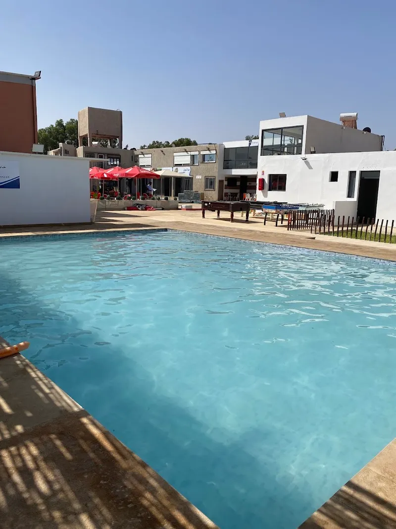 Photo 1 de Safi Vacances : Salle des fêtes, Maison d'hôtes, Café, Restaurant, Piscine, Parc de jeux, Terrain de foot & Salle de sport. .