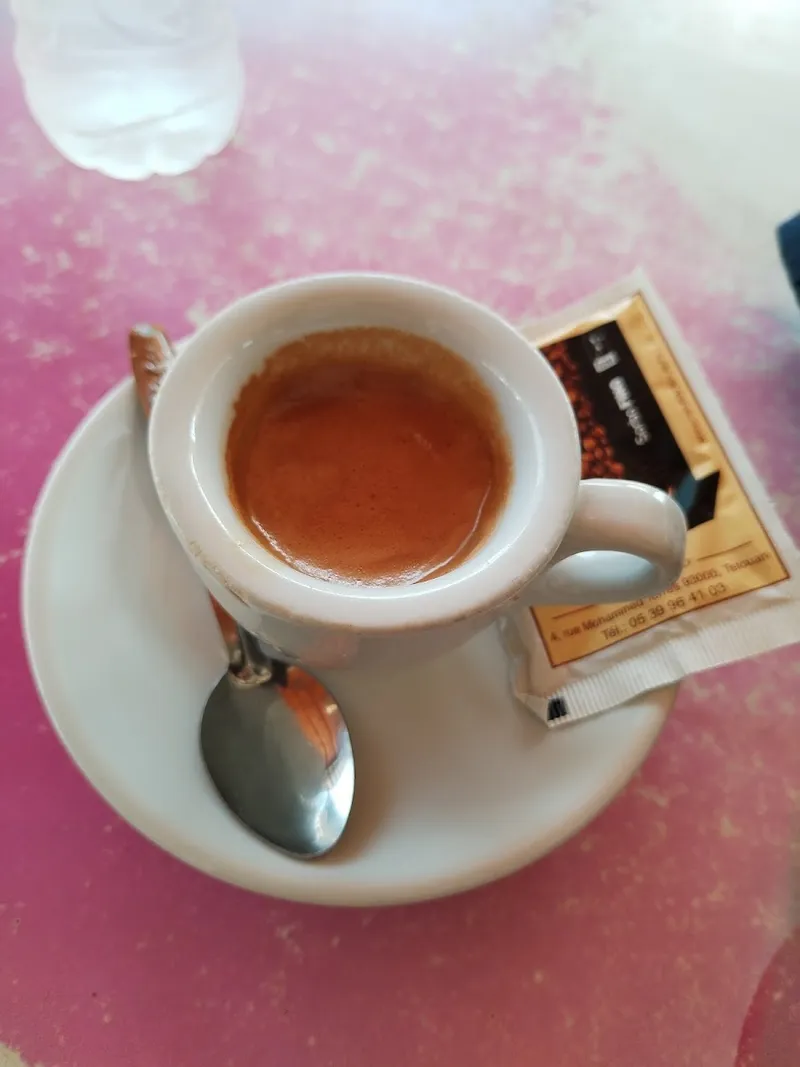 صورة 3 من المقهى الملكي