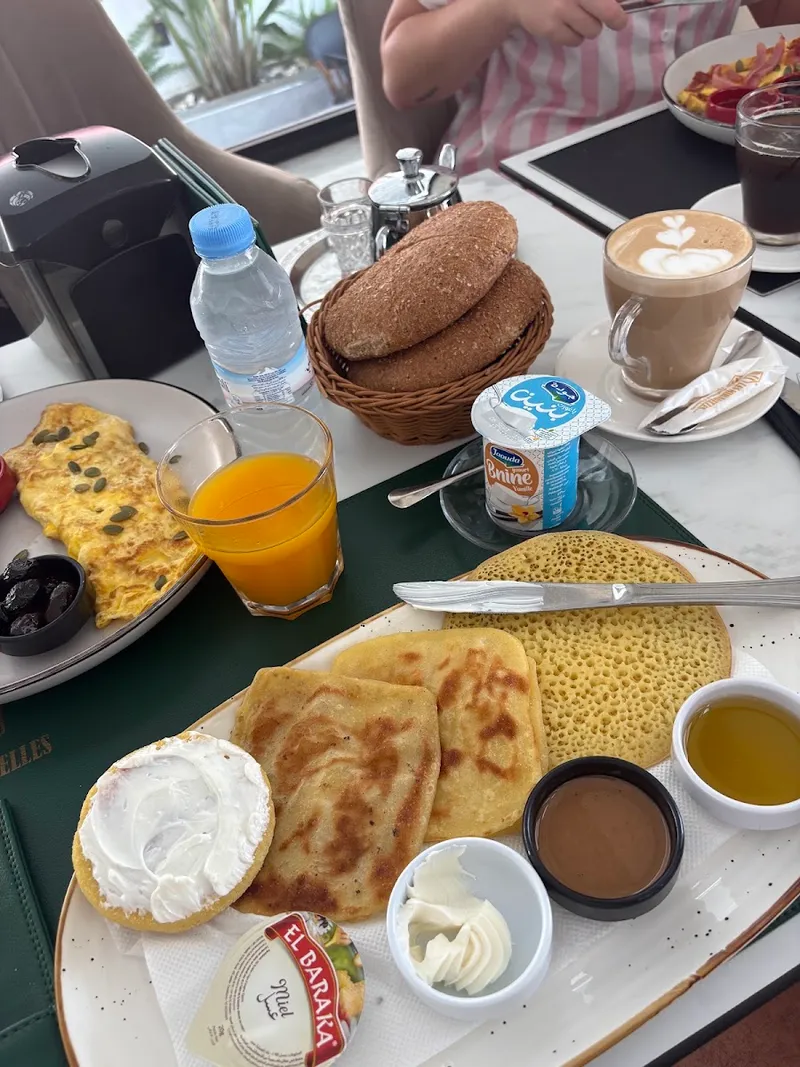 Photo 3 de Café Restaurant Patisserie Les mirabelles