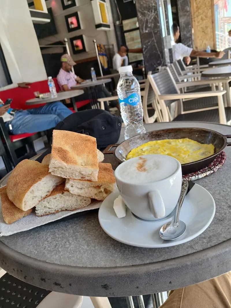 صورة 2 من Cafe crystal