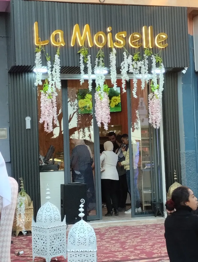 مخبزة و حلويات جوهرة photo 2
