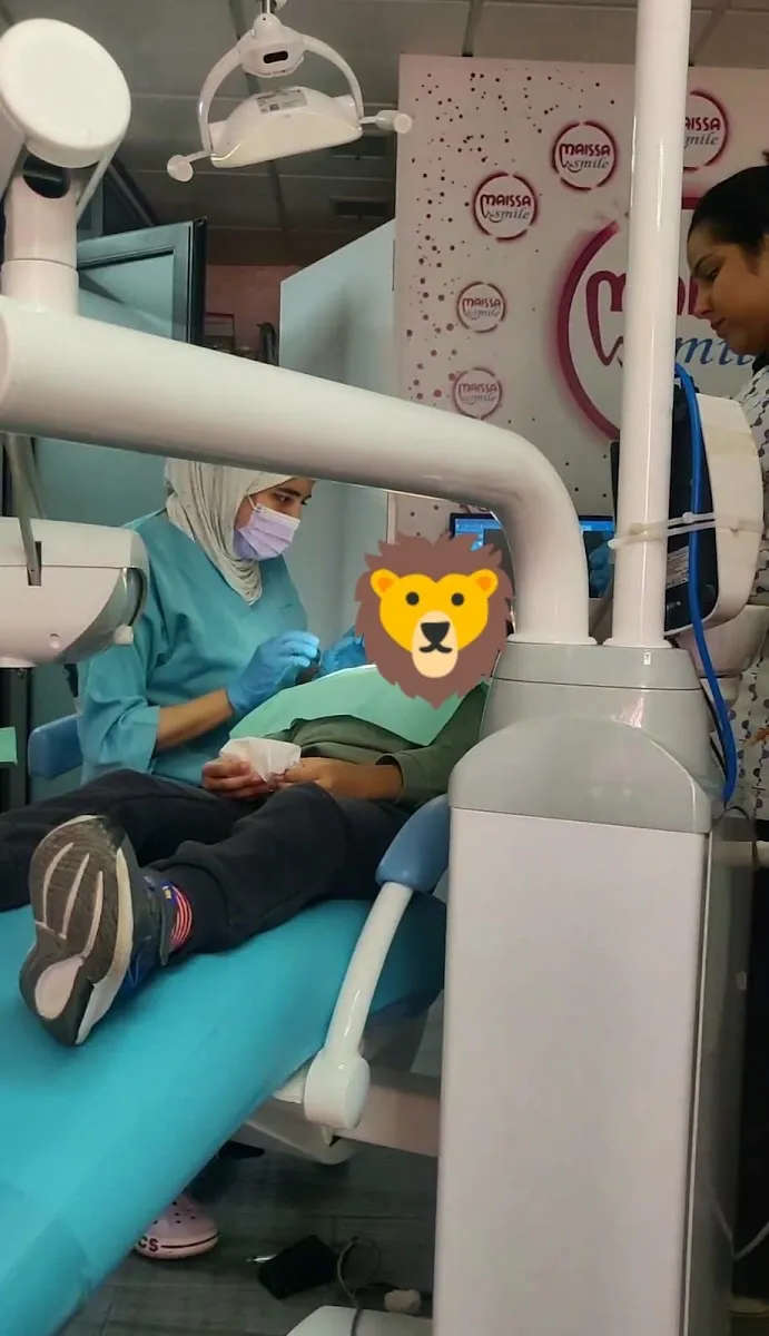 Photo 1 de Faris El Meliani Maryem (Dentiste)