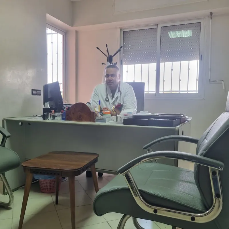 Photo 2 de Cabinet de généraliste et urgences عيادة الطب العام و مستعجلات
