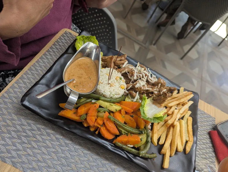 صورة 2 من Azalagh : Café & Restaurant